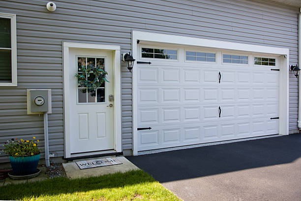 24/7 Emergency Garage Door Panel Replacement experts in Lochsloy, WA